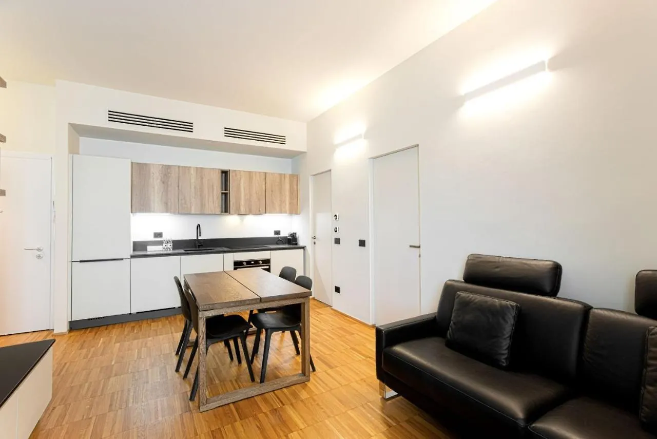 Easylife - Moderno Bilocale In Zona Porta Romana Milan 0*,  Italy